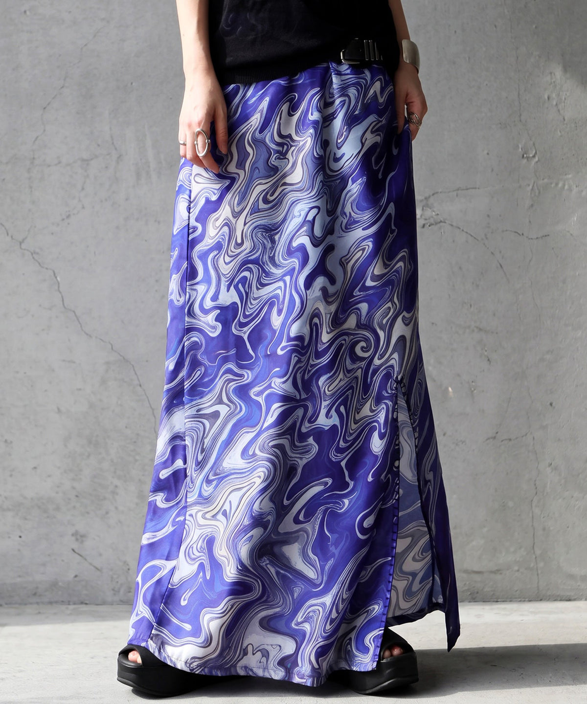 NUUUII Marble Pattern Slit Long Skirt Ladies
