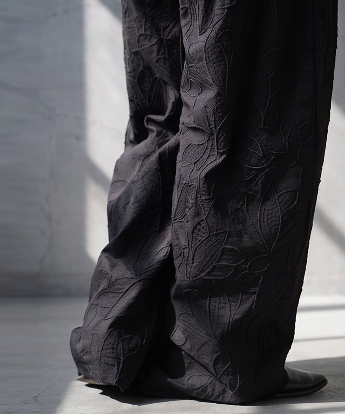 NUUUII Floral Embroidered Wide-Leg Pants With Pleats Ladies