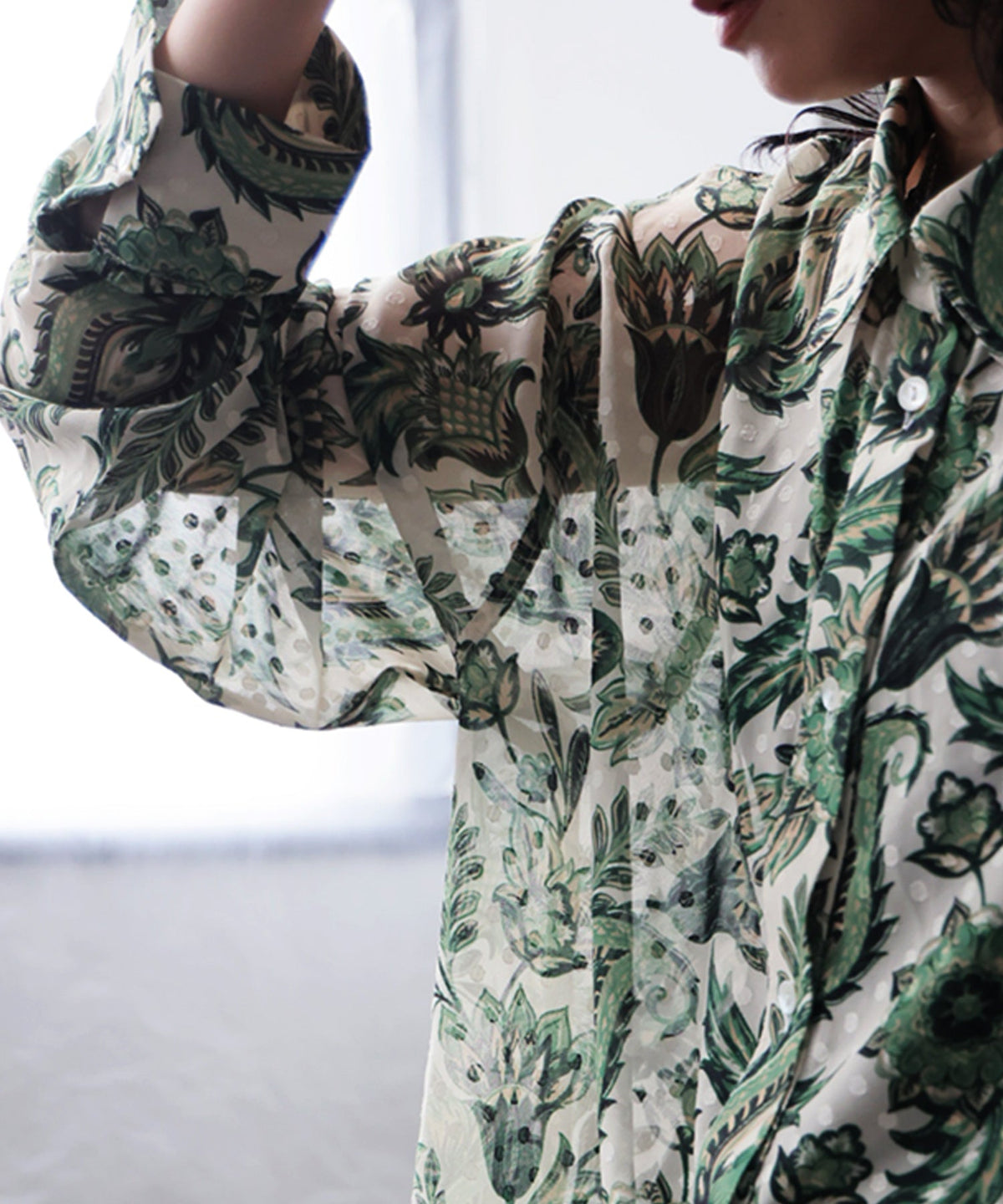 NUUUII Dot Jacquard Botanical Sheer Shirt Ladies