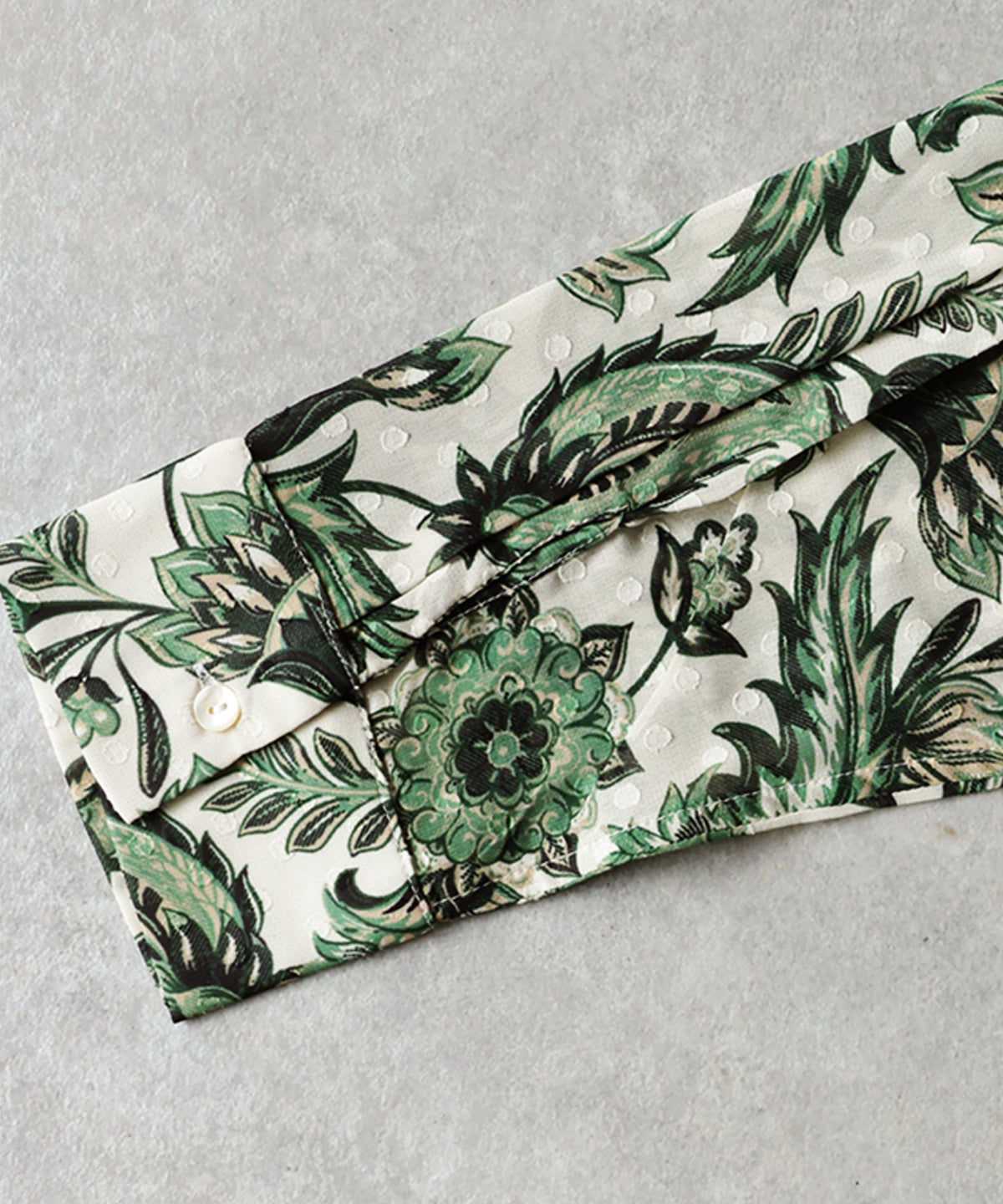 NUUUII Dot Jacquard Botanical Sheer Shirt Ladies